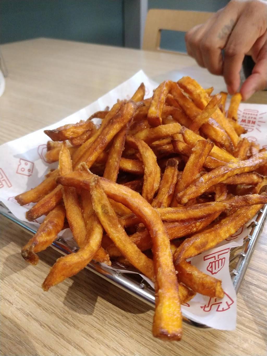 Smashburger | restaurant | 21001 N Tatum Blvd, Phoenix, AZ 85050, USA | 4806646210 OR +1 480-664-6210