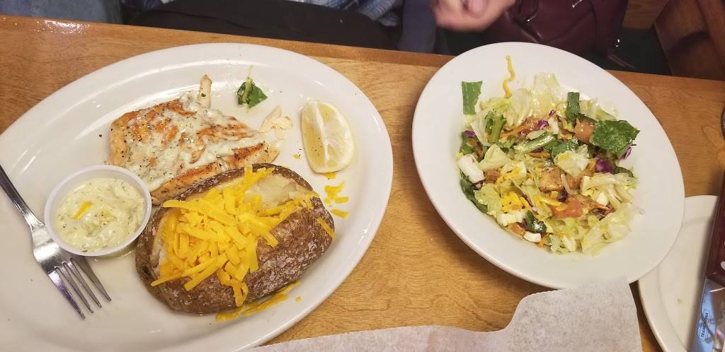 Texas Roadhouse | restaurant | 370 N McKinley St, Corona, CA 92879, USA | 9517357427 OR +1 951-735-7427