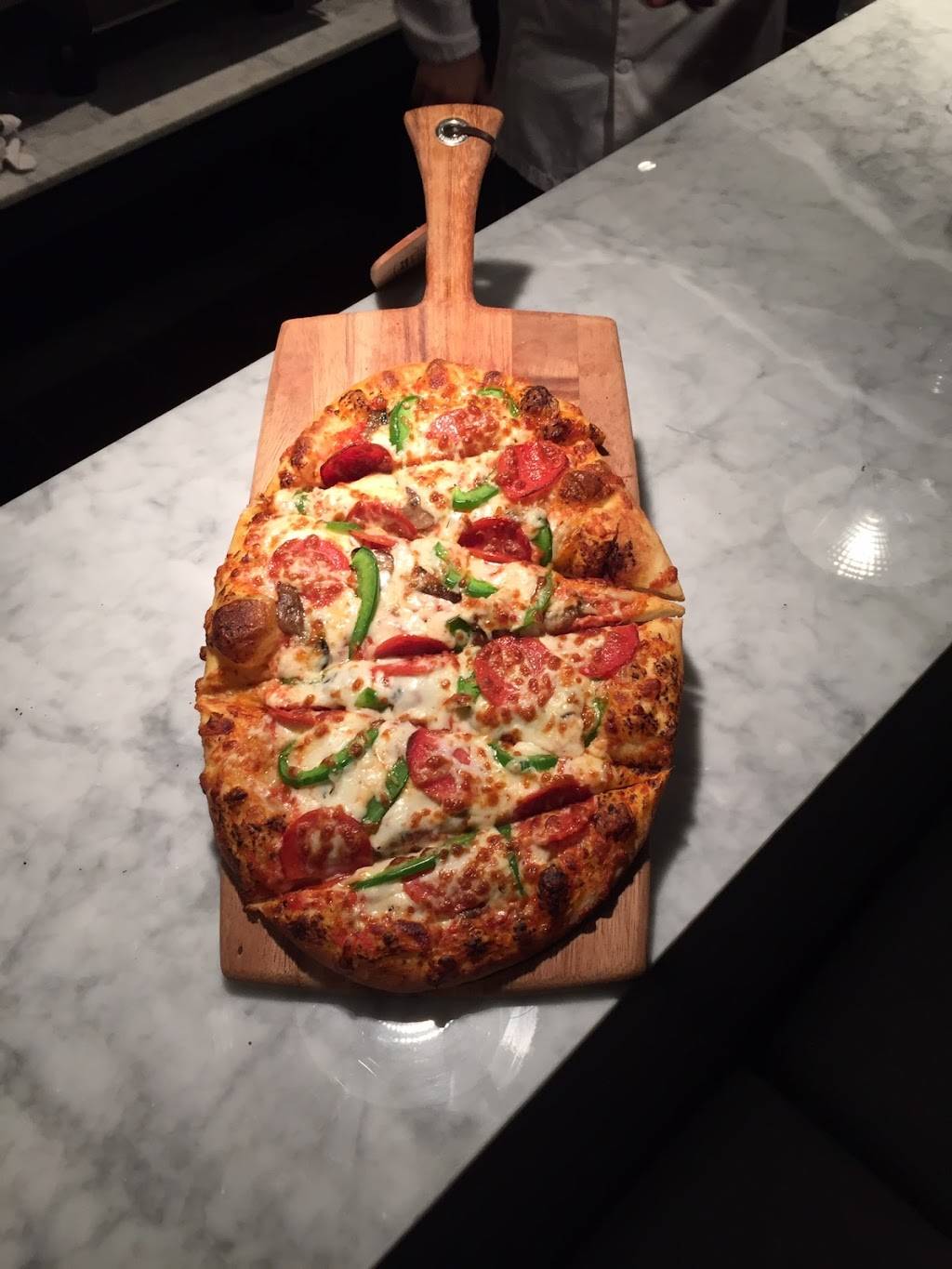 Dirty Martini Oakville | restaurant | 2075 Winston Park Dr, Oakville, ON L6H 5R7, Canada | 9058298400 OR +1 905-829-8400