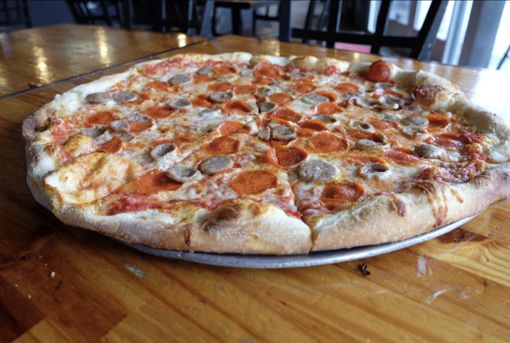 Ians Pizza Cream City | restaurant | 146 E Juneau Ave, Milwaukee, WI 53202, USA | 4147279200 OR +1 414-727-9200