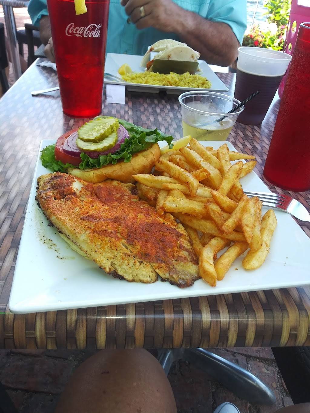 Yucatan Waterfront Bar & Grill | restaurant | 4875 Pine Island Rd, Matlacha, FL 33993, USA | 2392830113 OR +1 239-283-0113