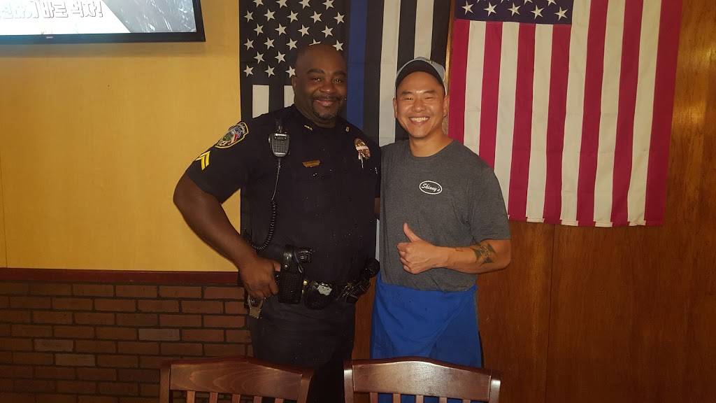 Skinnys | restaurant | 897 Virginia Ave, Hapeville, GA 30354, USA | 4047672757 OR +1 404-767-2757