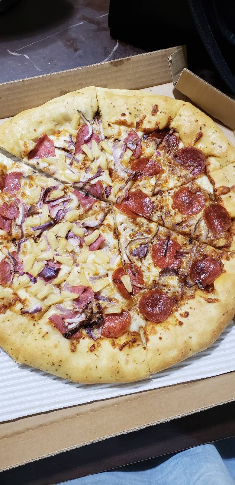 Pizza Hut | meal takeaway | 12733 SW 42nd St, Miami, FL 33175, USA | 3052251800 OR +1 305-225-1800