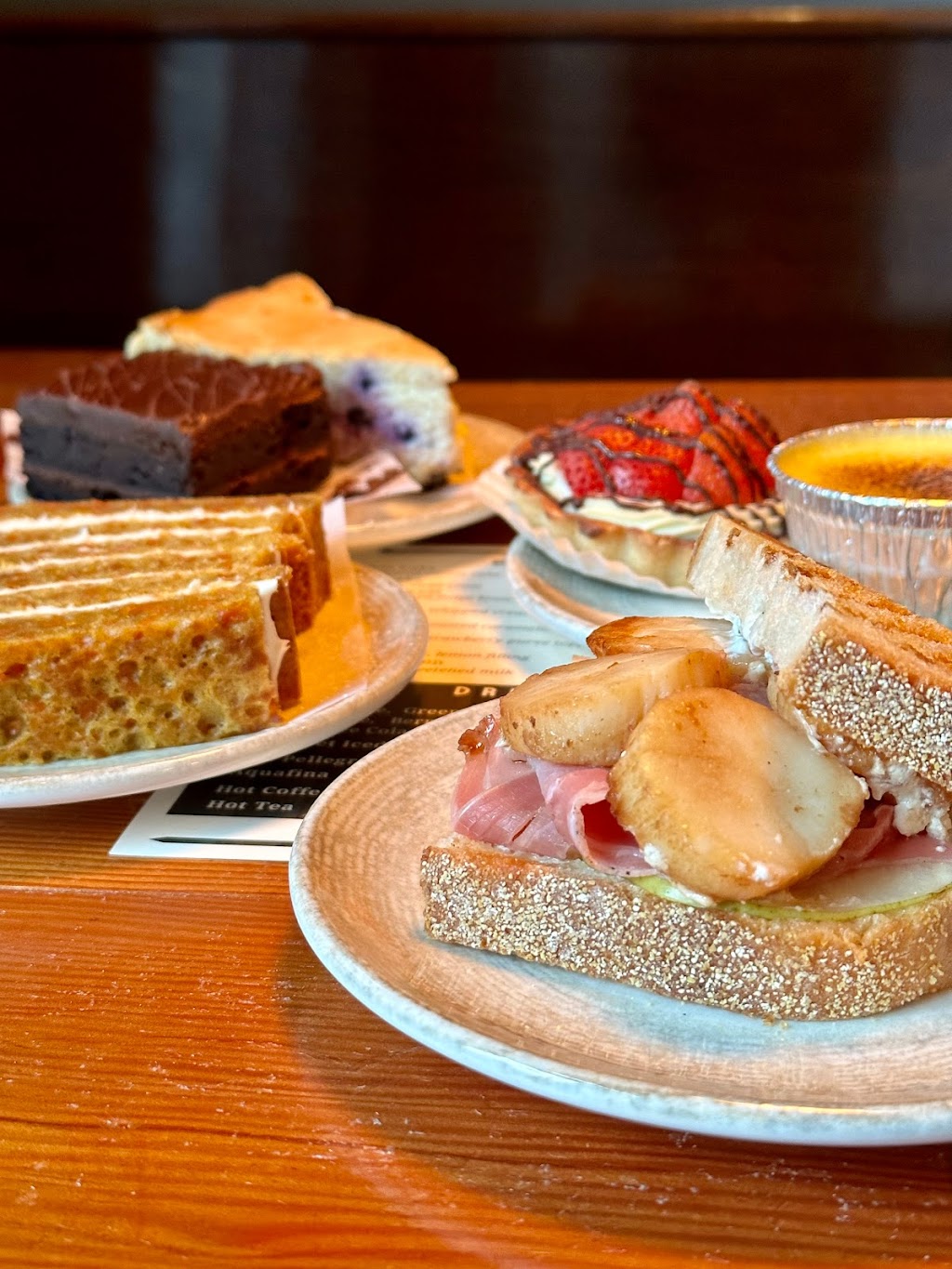 Panini Panini Valparaiso | restaurant | 22 Washington St, Valparaiso, IN 46383, USA | 2192428756 OR +1 219-242-8756