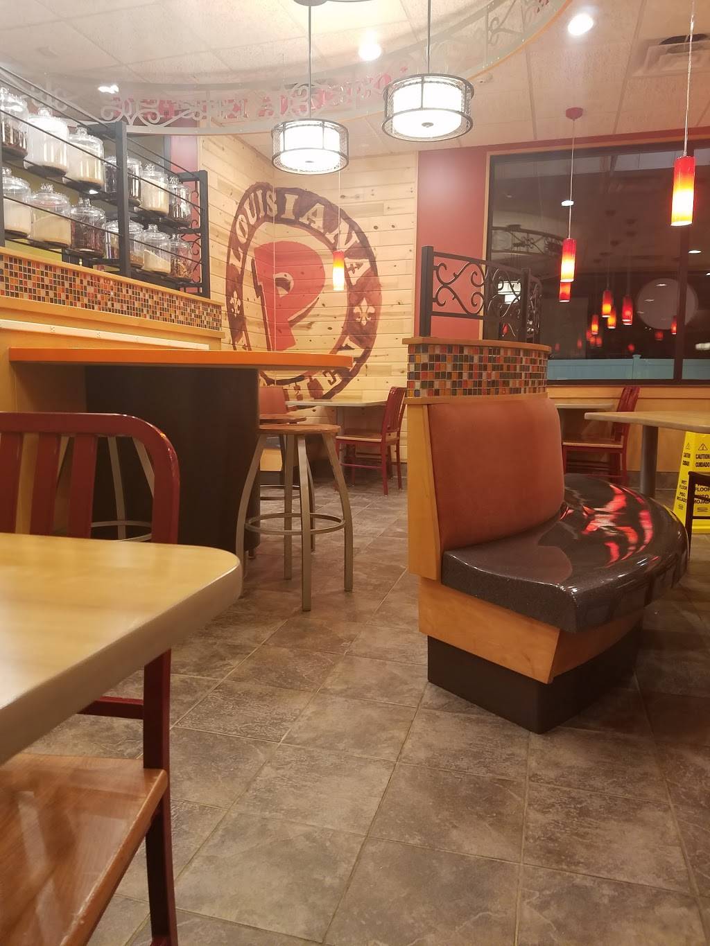 Popeyes Louisiana Kitchen | restaurant | 2201 Fairfield Ave, Bridgeport, CT 06605, USA | 2036901433 OR +1 203-690-1433