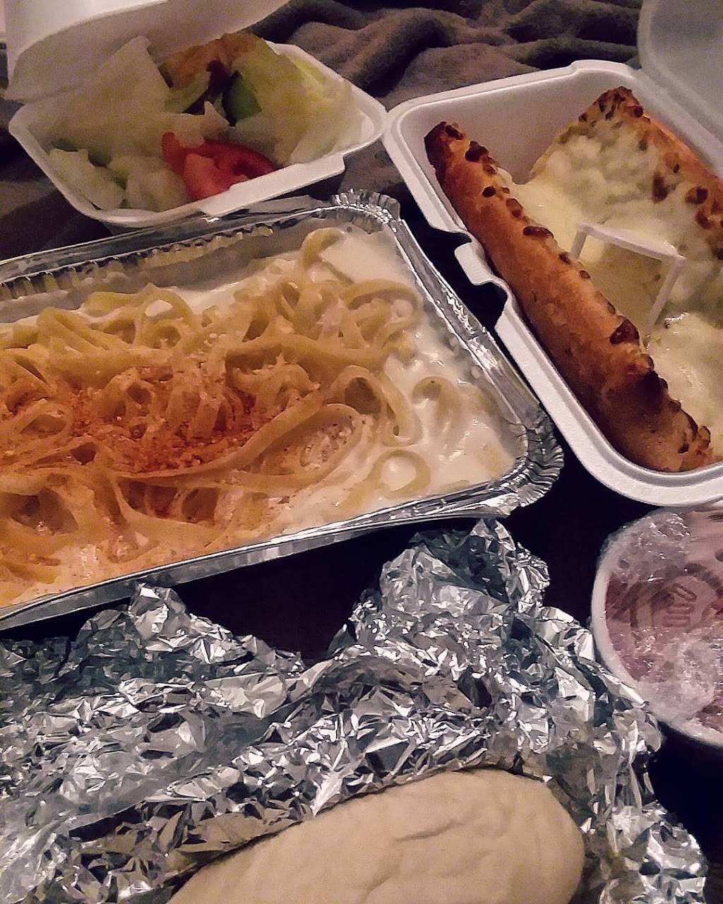 Sams Pizza | restaurant | 2134 Charles St, Rockford, IL 61104, USA | 8153985952 OR +1 815-398-5952