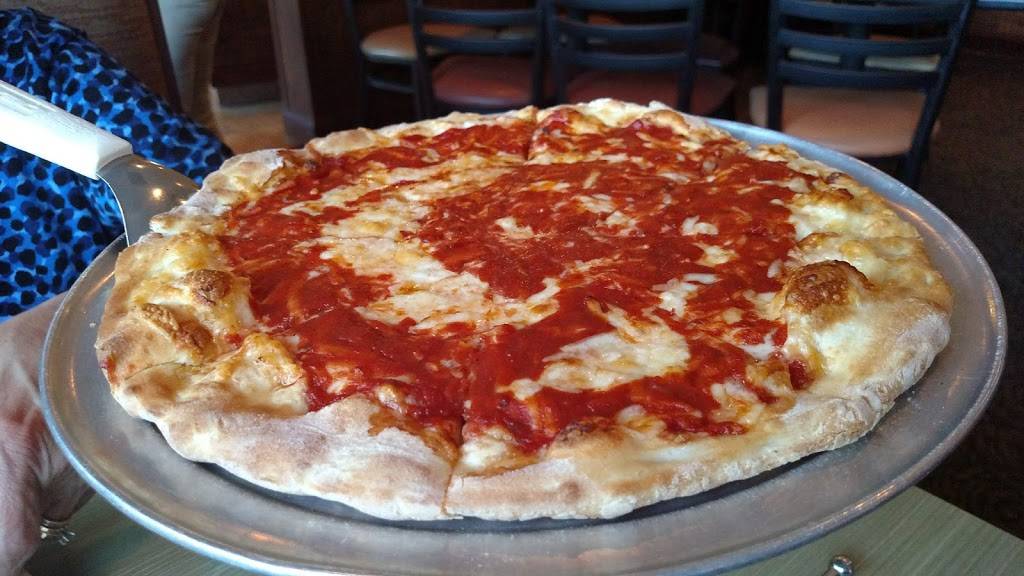 Grotto Pizza | restaurant | 102 Silicato Parkway, Milford, DE 19963, USA | 3027255111 OR +1 302-725-5111