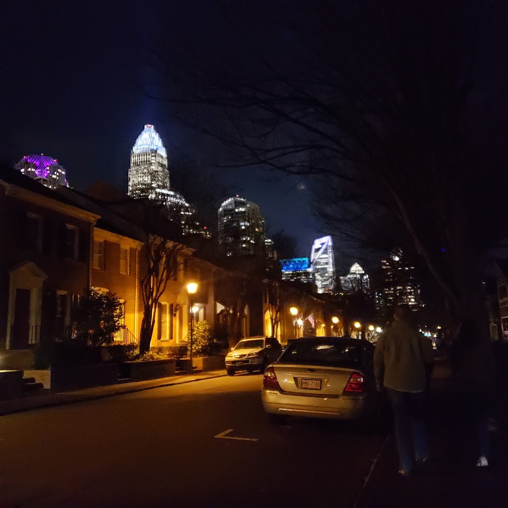 Alexander Michaels | restaurant | 401 W 9th St, Charlotte, NC 28202, USA | 7043326789 OR +1 704-332-6789