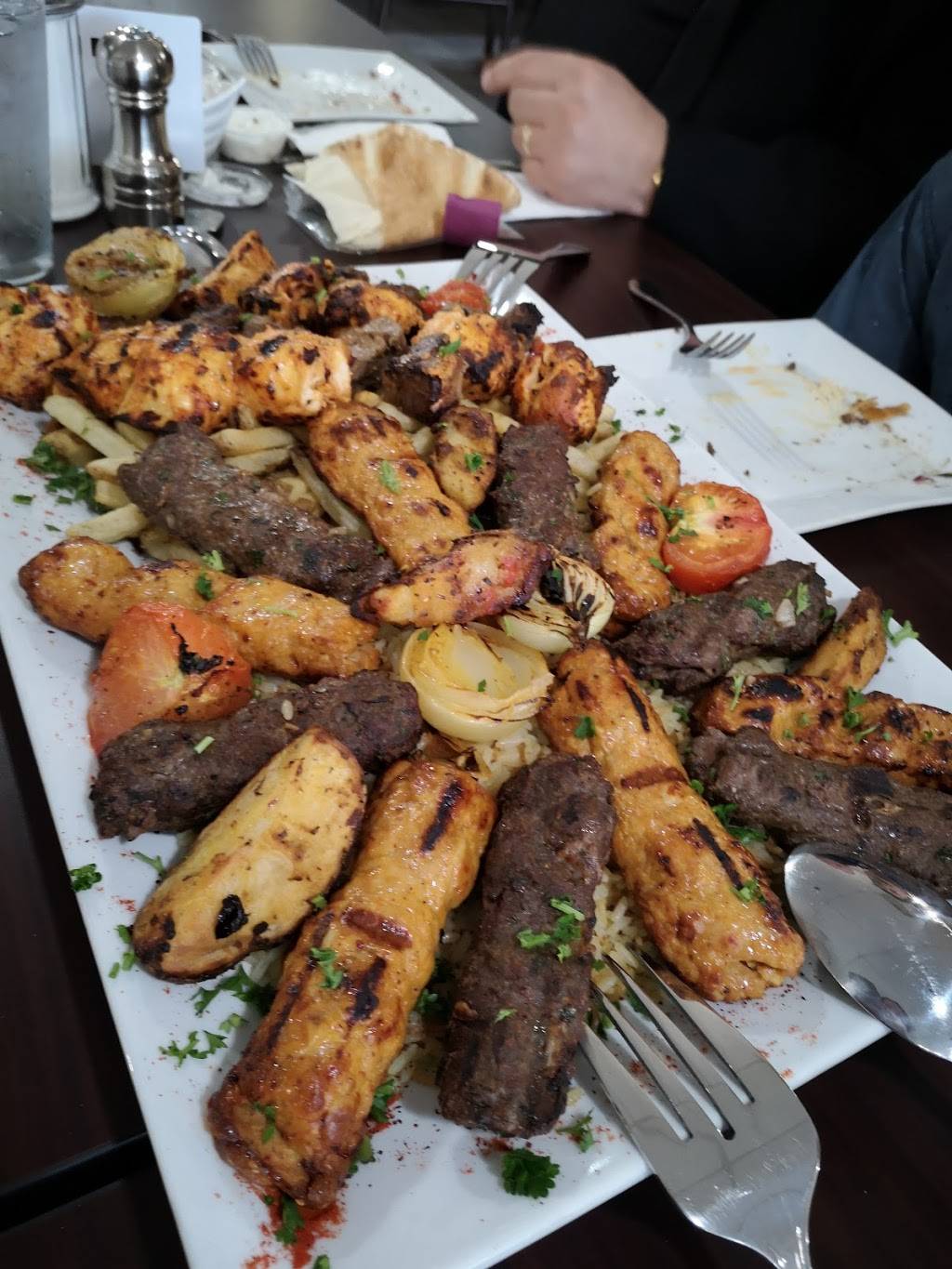 Kabobgy Essex | restaurant | 58 Talbot St N, Essex, ON N8M 1A2, Canada | 5197769778 OR +1 519-776-9778