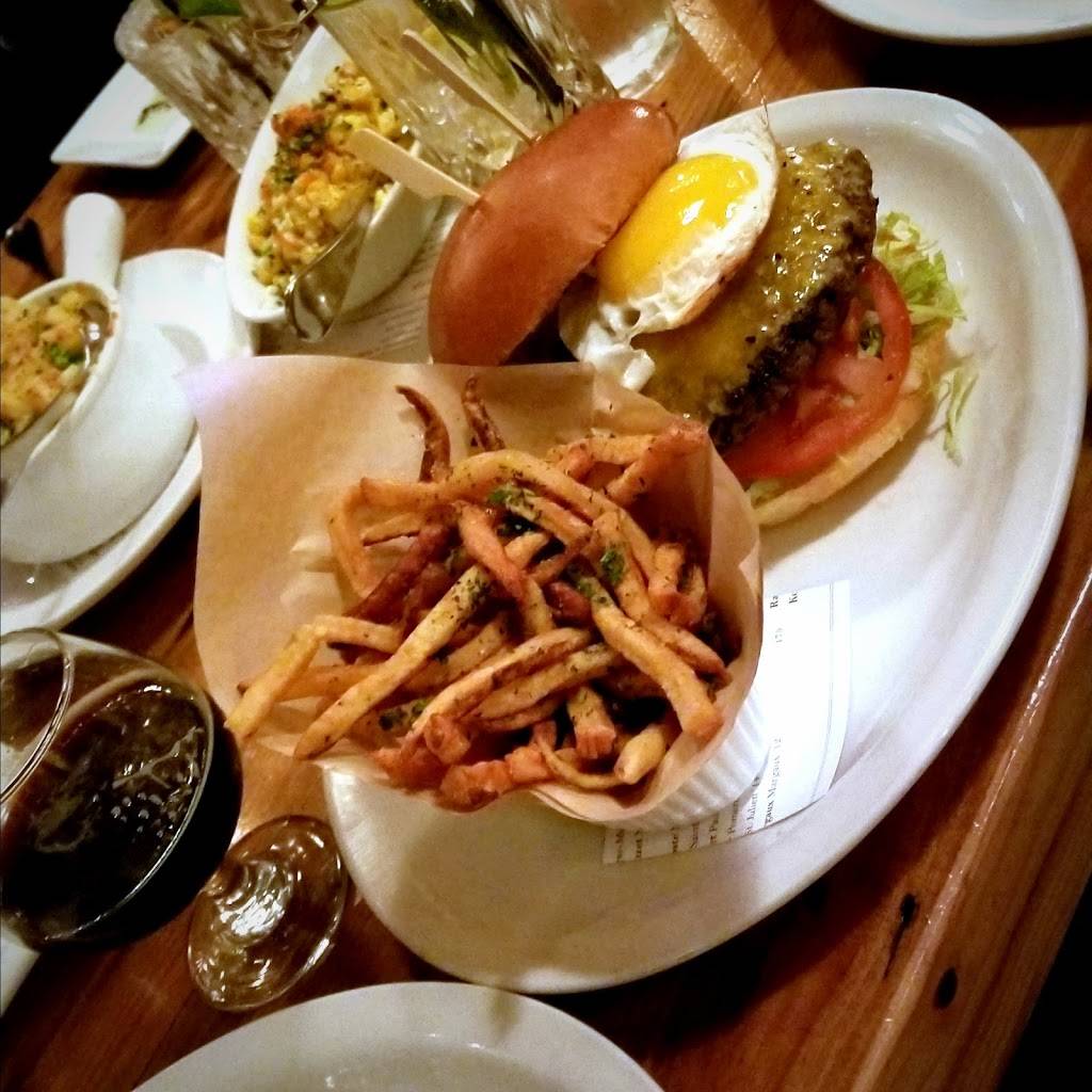 Town Hearth | restaurant | 1617 Market Center Blvd, Dallas, TX 75207, USA | 2147611617 OR +1 214-761-1617