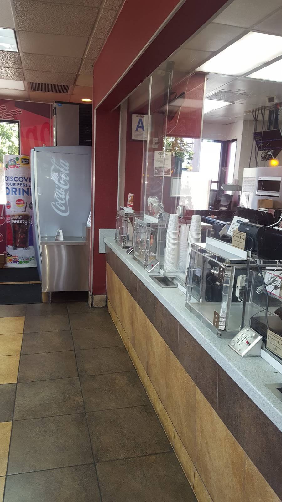 Jack in the Box | restaurant | 7503 E Slauson Ave, Commerce, CA 90040, USA | 3238902945 OR +1 323-890-2945