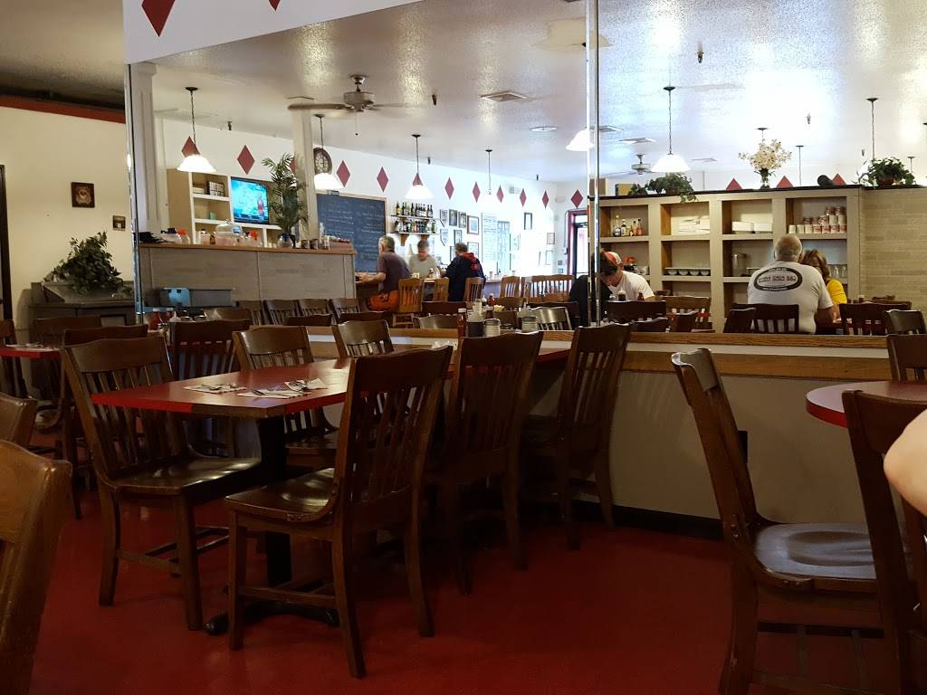 Lindas Breakfast Place | restaurant | 920 Lafayette Rd, Seabrook, NH 03874, USA | 6034742200 OR +1 603-474-2200