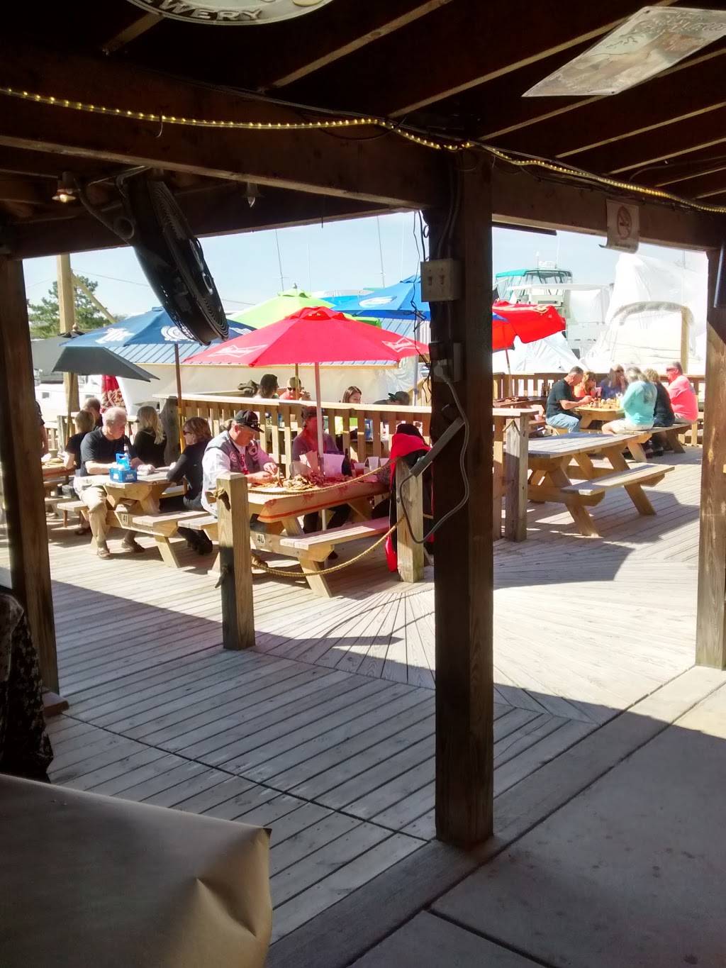 Sue Island Grill & Crab House | restaurant | 900 Baltimore Yacht Club Rd, Essex, MD 21221, USA | 4105740009 OR +1 410-574-0009