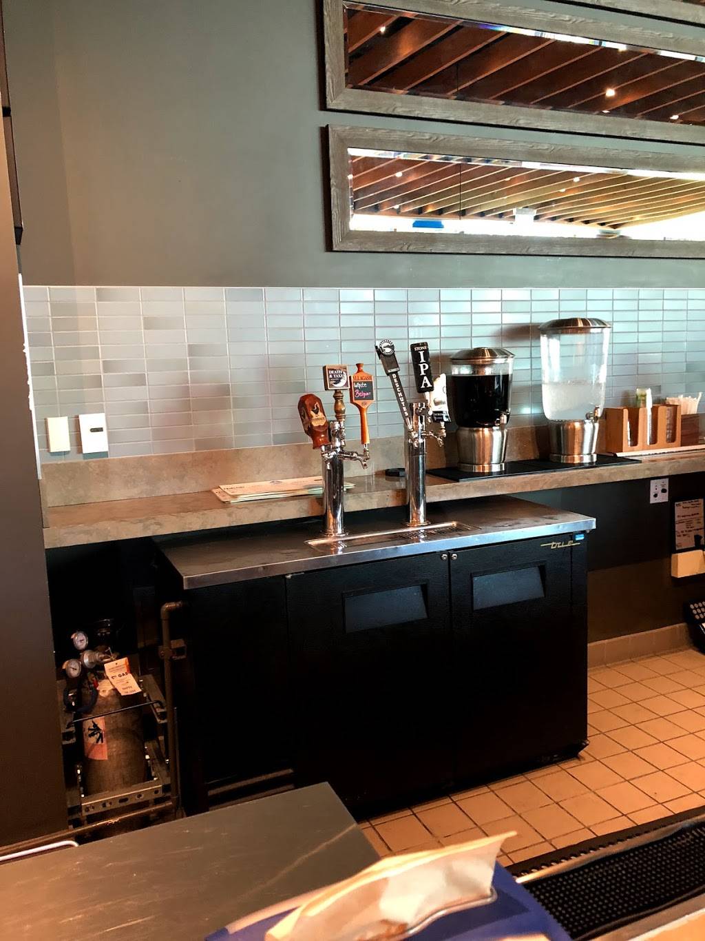 Lobos Cafe | restaurant | Rohnert Park, CA 94928, USA | 7076644027 OR +1 707-664-4027