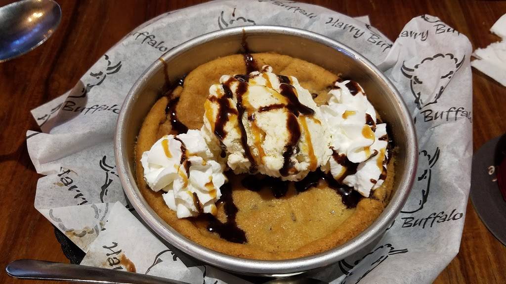 Harry Buffalo Highland | restaurant | 5604 Wilson Mills Rd, Highland Heights, OH 44143, USA | 4404591356 OR +1 440-459-1356