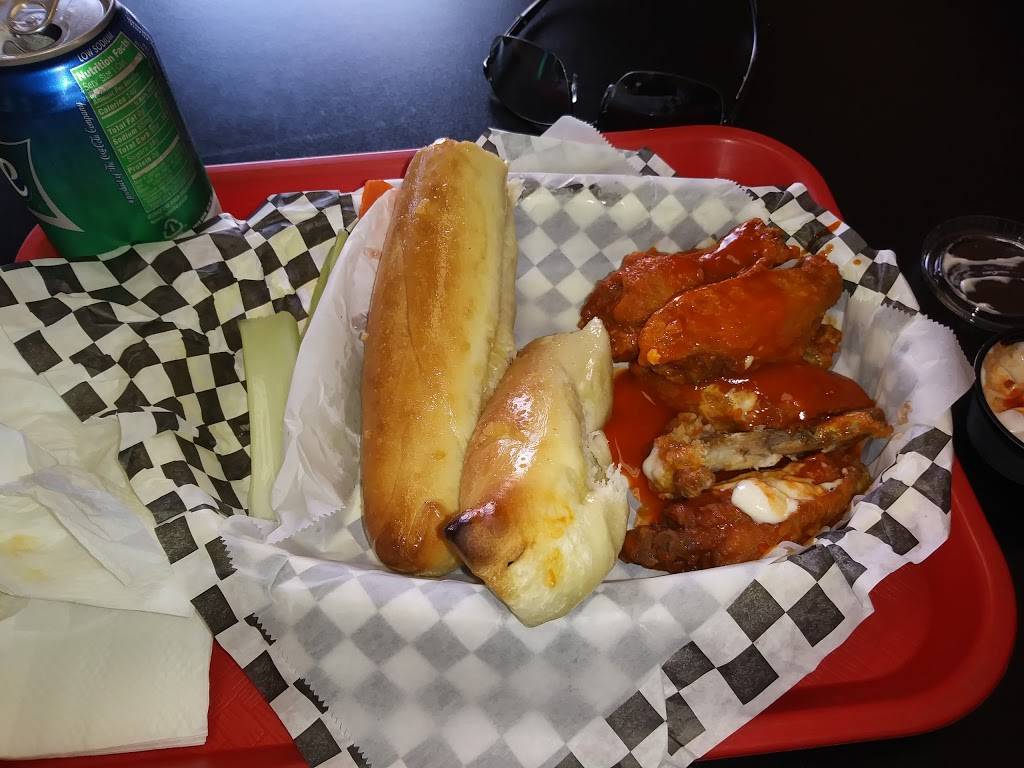 Joes Wings & Fries | restaurant | 4676 Market St, San Diego, CA 92102, USA | 6195270608 OR +1 619-527-0608