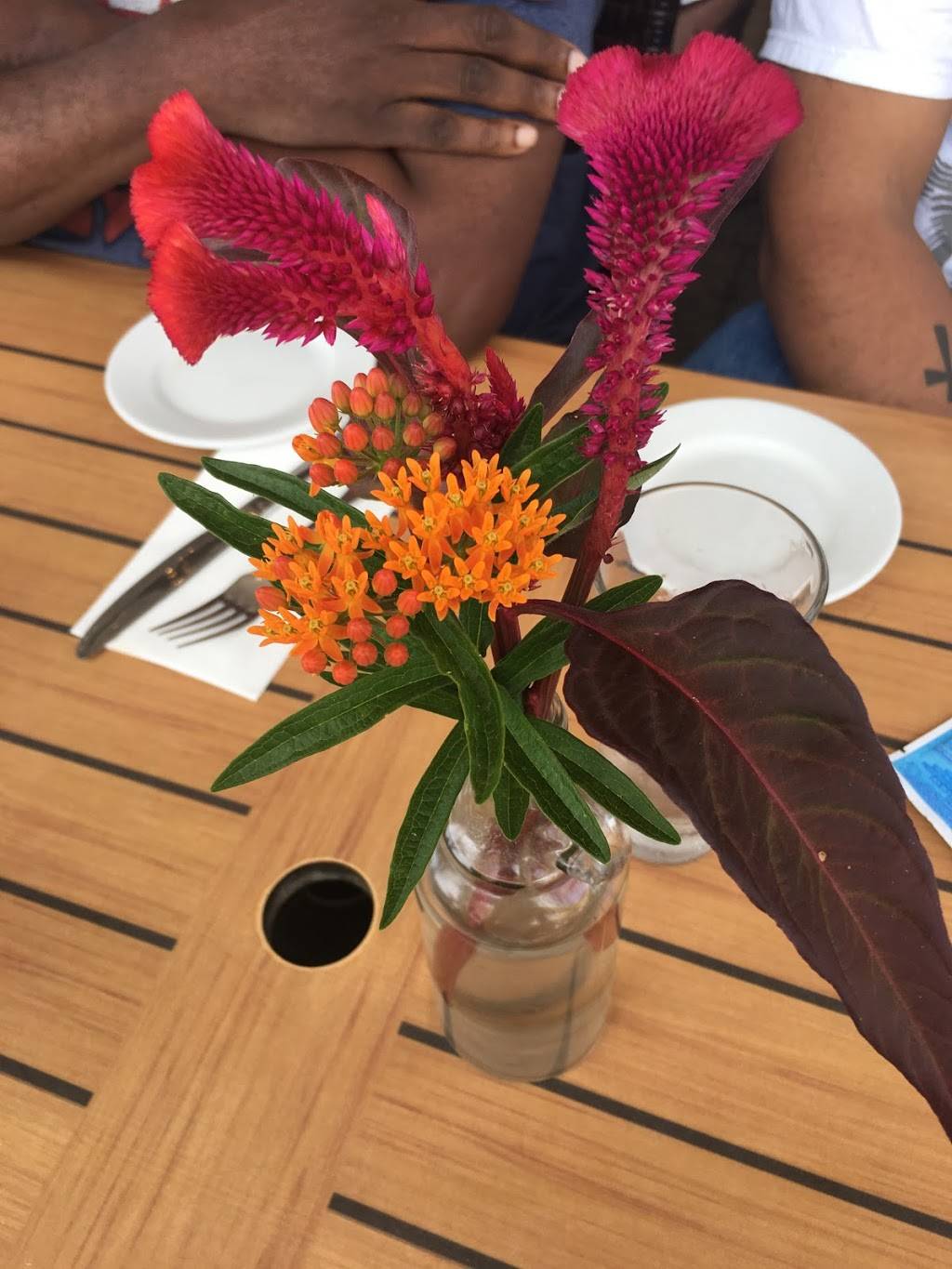 Matunuck Oyster Bar | restaurant | 618-500 Succotash Rd, South Kingstown, RI 02879, USA | 4037834202 OR +1 403-783-4202