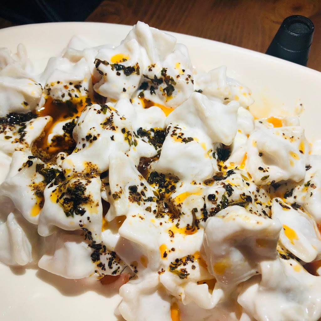 Huqqa Lounge | restaurant | 2828 Fallfax Dr, Falls Church, VA 22042, USA | 7034392222 OR +1 703-439-2222