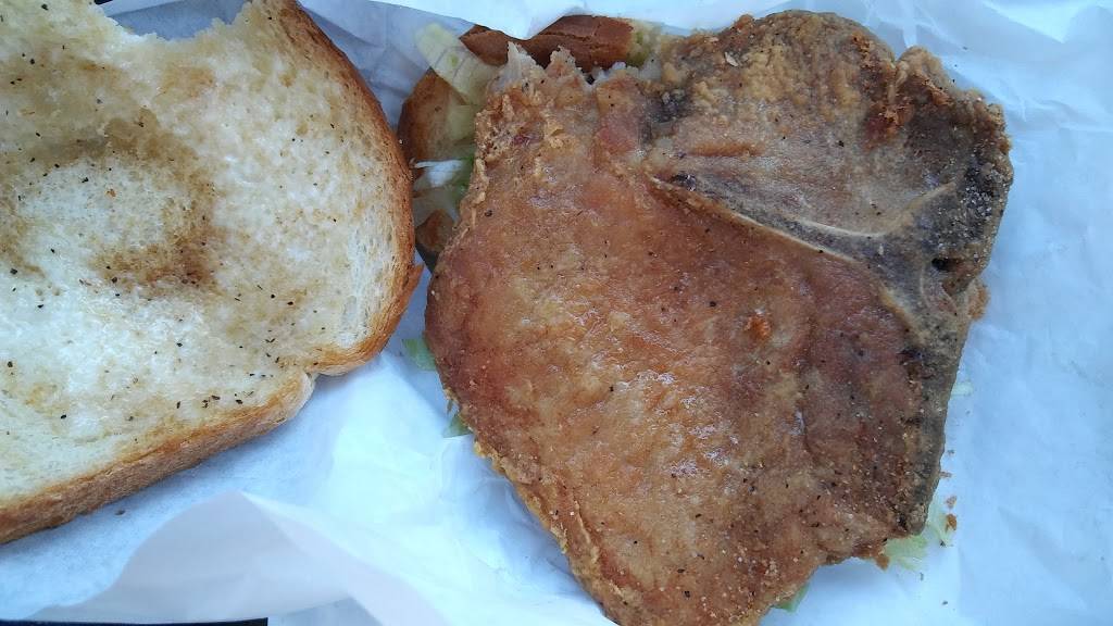 Mims Burger & BBQ | restaurant | 2707 E Broadway Rd, Phoenix, AZ 85040, USA | 6022439771 OR +1 602-243-9771