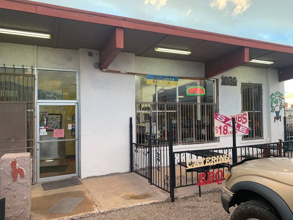 Two Boots BBQ Shop | restaurant | 1830 S Park Ave, Tucson, AZ 85713, USA | 5203475169 OR +1 520-347-5169