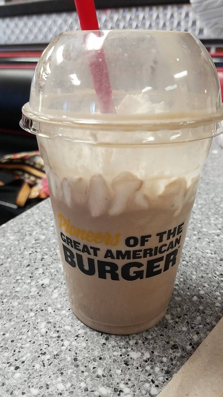 Carls Jr. Green Burrito | restaurant | 28619 S Western Ave, Rancho Palos Verdes, CA 90275, USA | 3108334130 OR +1 310-833-4130