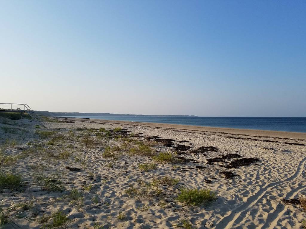 Little House | restaurant | Sands Cv, Cataumet, MA 02534, USA | 5085631946 OR +1 508-563-1946