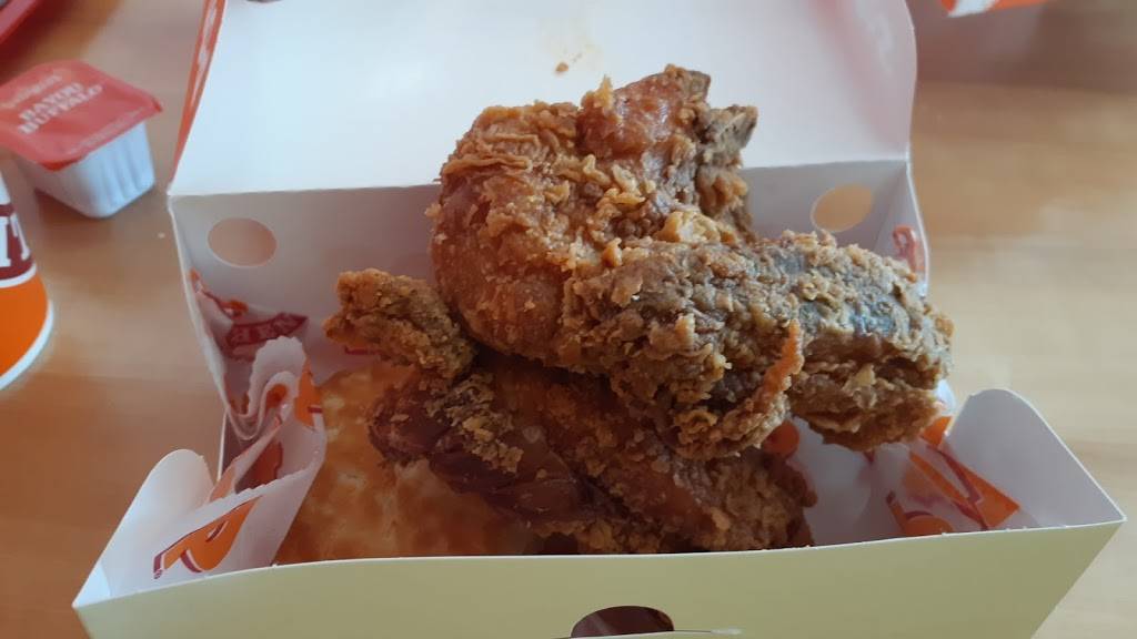 Popeyes | restaurant | 2000 Montreal Rd, Gloucester, ON K1J 6N2, Canada | 6136950333 OR +1 613-695-0333