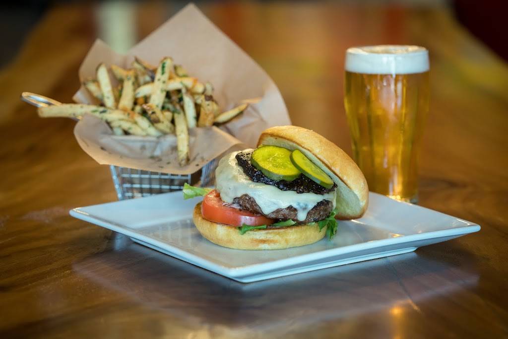 Hideaway Kitchen & Bar | restaurant | 4323 S IH 35 Frontage Rd, Austin, TX 78744, USA | 5125273007 OR +1 512-527-3007