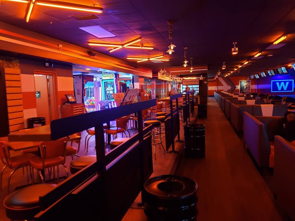 Bowlero Cayce | restaurant | 900 Axtell Dr, Cayce, SC 29033, USA | 8037966300 OR +1 803-796-6300