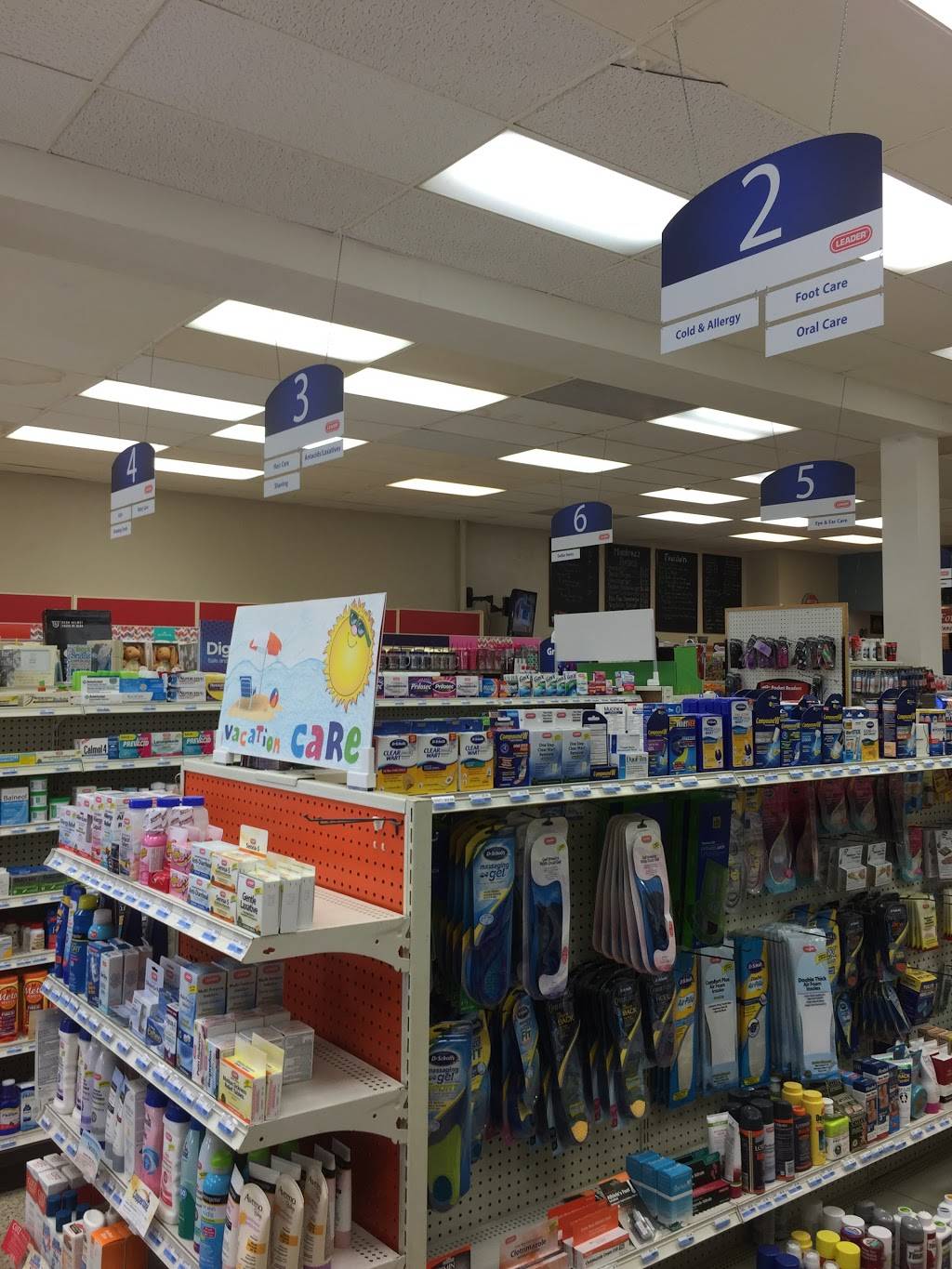 Montross Pharmacy/Gift Shop/Fountain | cafe | 120 N 1st Ave, Winterset, IA 50273, USA | 5154622282 OR +1 515-462-2282