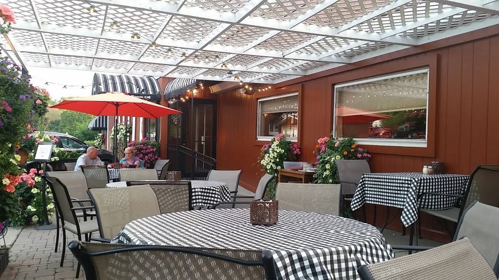 Canales Restaurant | restaurant | 156 W Utica St, Oswego, NY 13126, USA | 3153433540 OR +1 315-343-3540