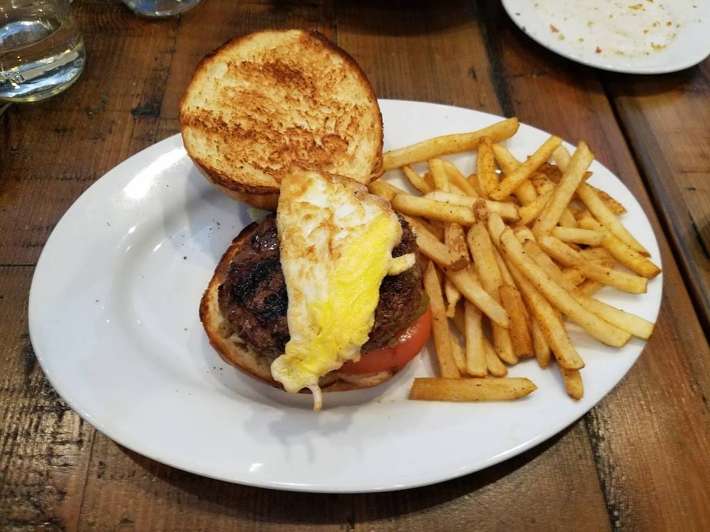 The Pike | restaurant | 271-02 Union Tpke, Queens, NY 11040, USA | 7183478052 OR +1 718-347-8052