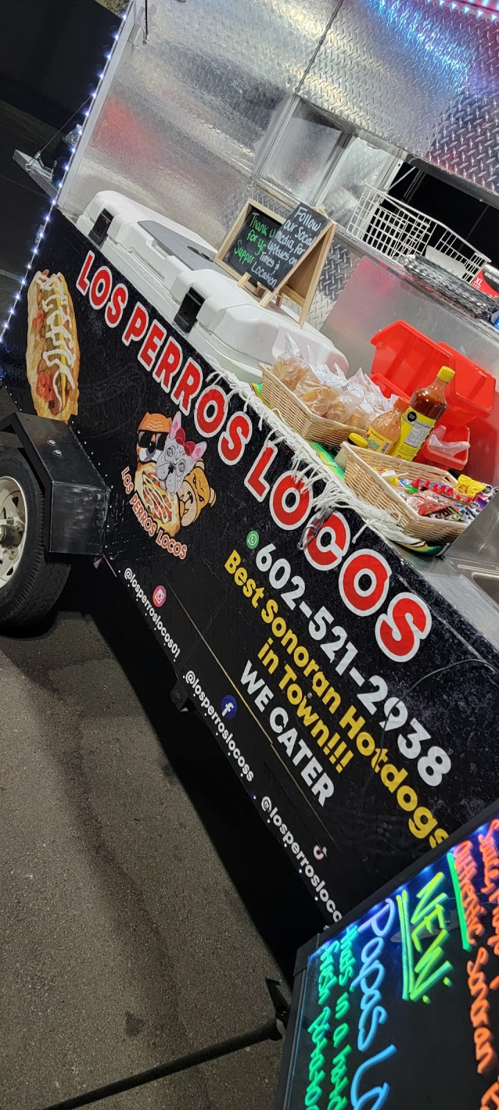 Los Perros Locos | restaurant | 1326 W University Dr, Tempe, AZ 85281, USA | 6025212938 OR +1 602-521-2938