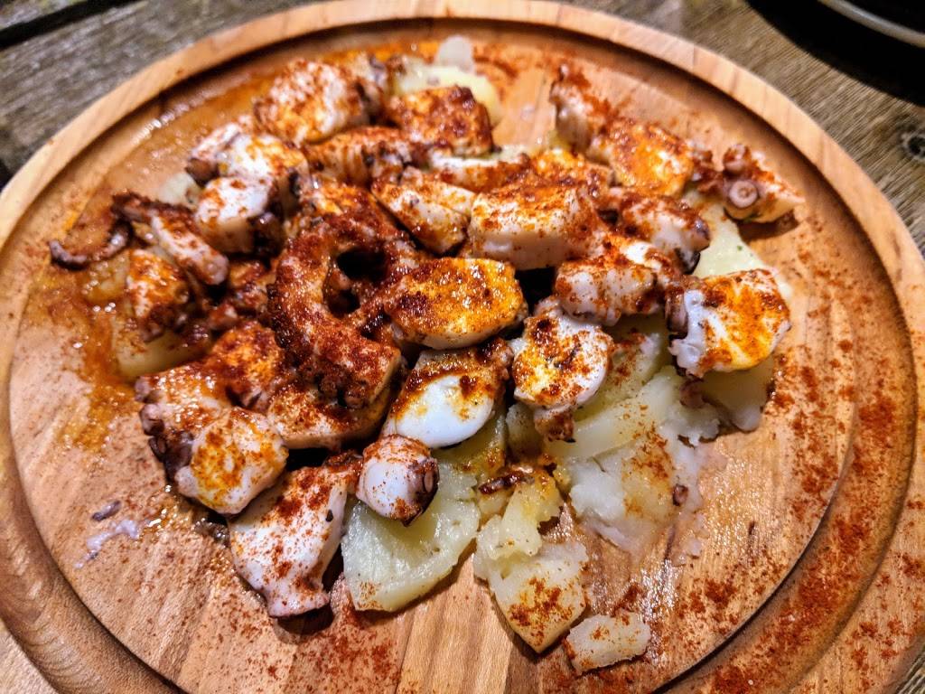 La Paella | restaurant | 1146 Queen St E, Toronto, ON M4M 1L1, Canada | 4165461055 OR +1 416-546-1055