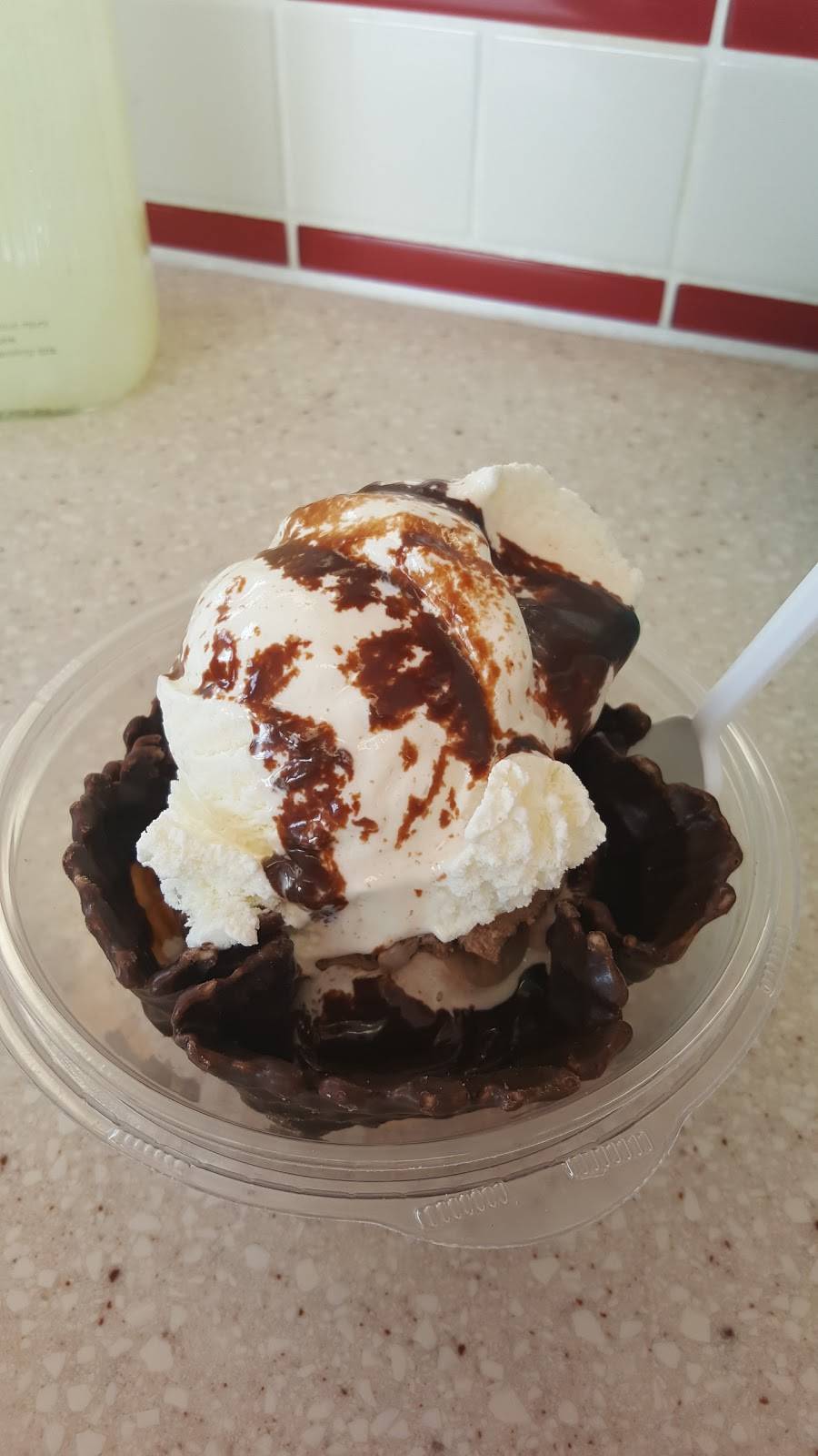 Oberweis Ice Cream and Dairy Store | restaurant | 6854 Rochester Rd, Troy, MI 48085, USA | 2482509574 OR +1 248-250-9574