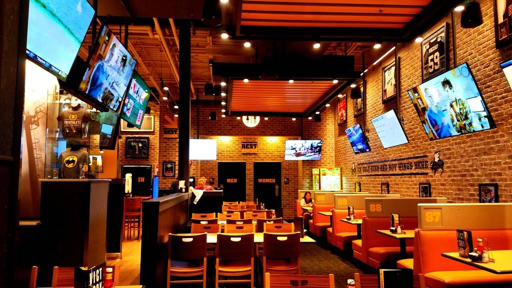 Buffalo Wild Wings | restaurant | 635 W Fleming Dr, Morganton, NC 28655, USA | 8284337550 OR +1 828-433-7550