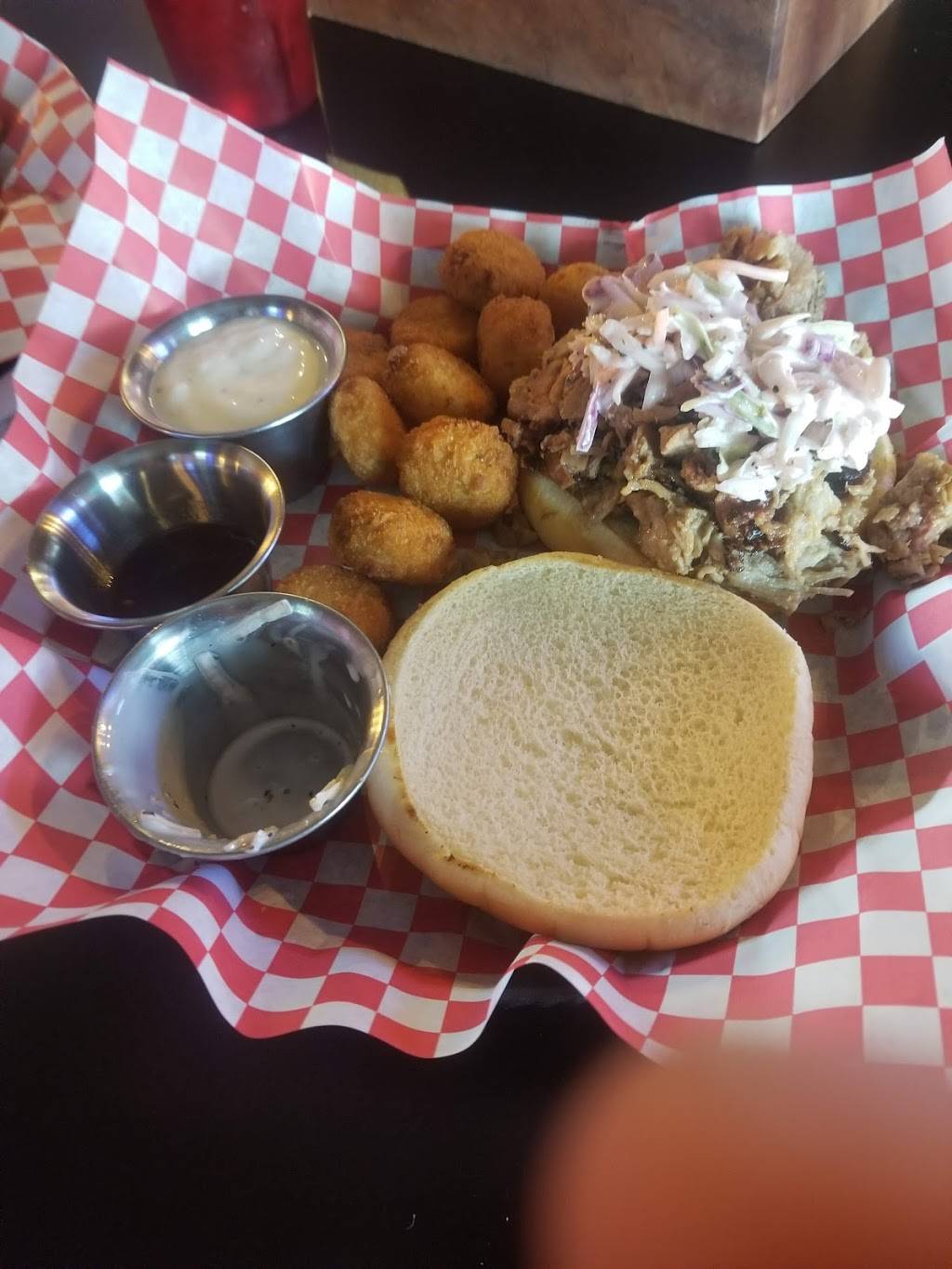 Dugout Bar & Grill | restaurant | 2509 11th Ave, Greeley, CO 80631, USA | 9703568739 OR +1 970-356-8739