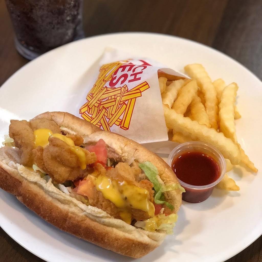 Docks | restaurant | 321 E 35th St, Chicago, IL 60616, USA | 3129292336 OR +1 312-929-2336