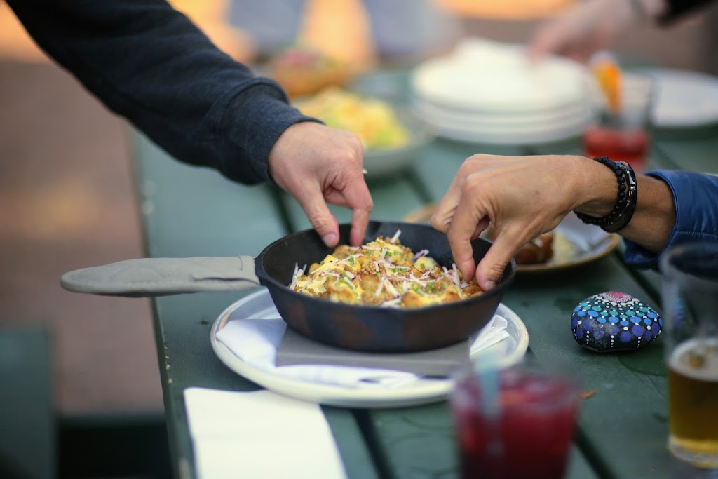 Harbor Yard | restaurant | 334 Main St, Southwest Harbor, ME 04679, USA | 2072448247 OR +1 207-244-8247