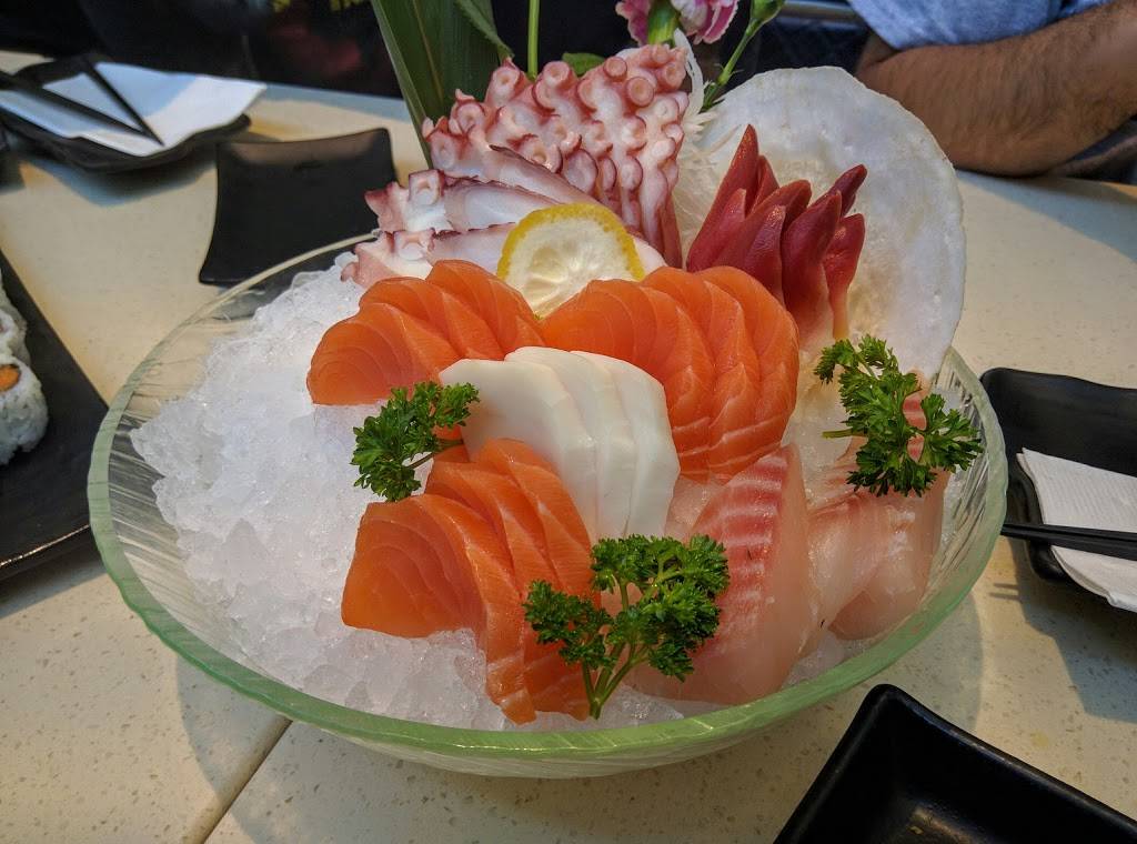 Heart Sushi | restaurant | 815 Britannia Rd W #2, Mississauga, ON L5V 2X8, Canada | 9058192888 OR +1 905-819-2888