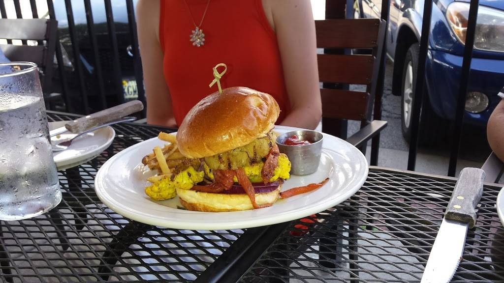 Stellas Restaurant | restaurant | 104 Louisiana Ave, Perrysburg, OH 43551, USA | 4198738360 OR +1 419-873-8360