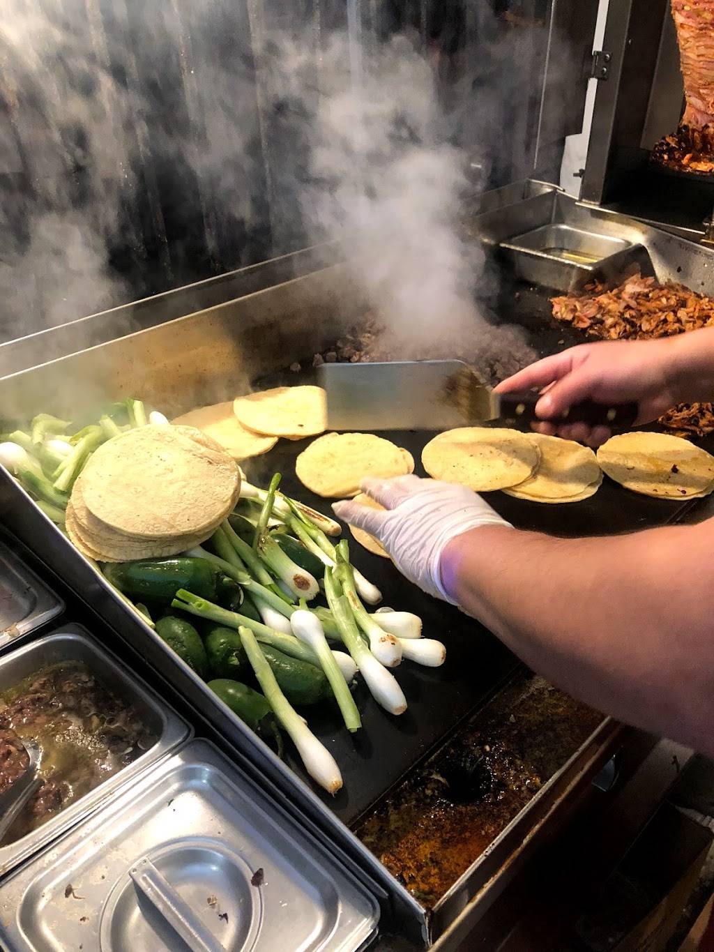 Taqueria Mi Pueblo | restaurant | 2459 W 51st St, Chicago, IL 60632, USA | 7739126778 OR +1 773-912-6778