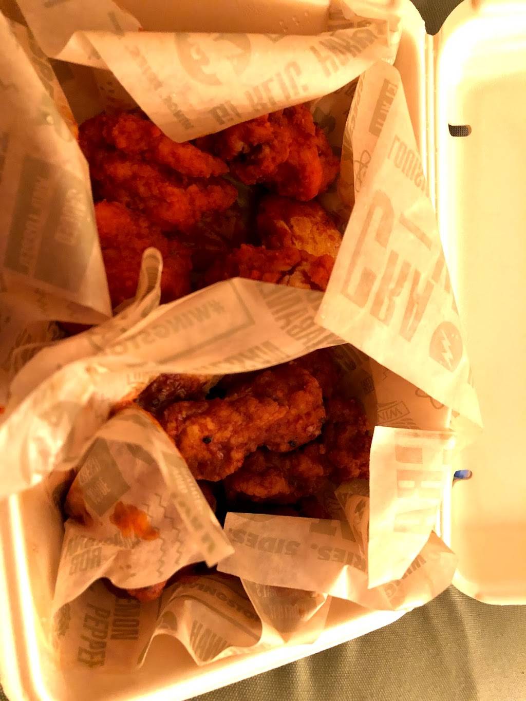 Wingstop | restaurant | 2300 E Layton Ave, St Francis, WI 53235, USA | 4148709464 OR +1 414-870-9464