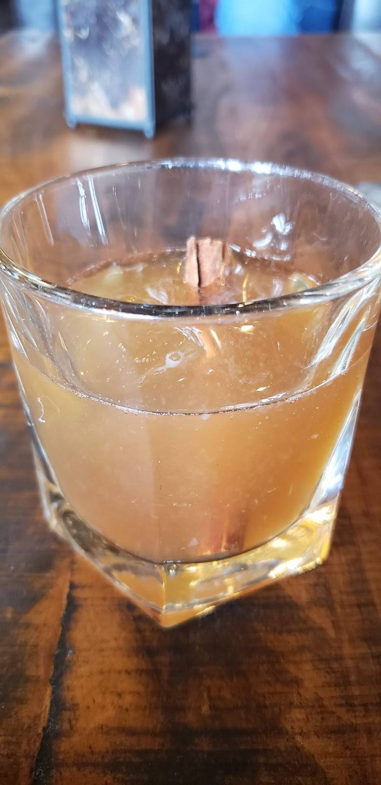 Levi & Lilacs Whiskey Room | restaurant | 301 River Rd, Maumee, OH 43537, USA | 5674024308 OR +1 567-402-4308