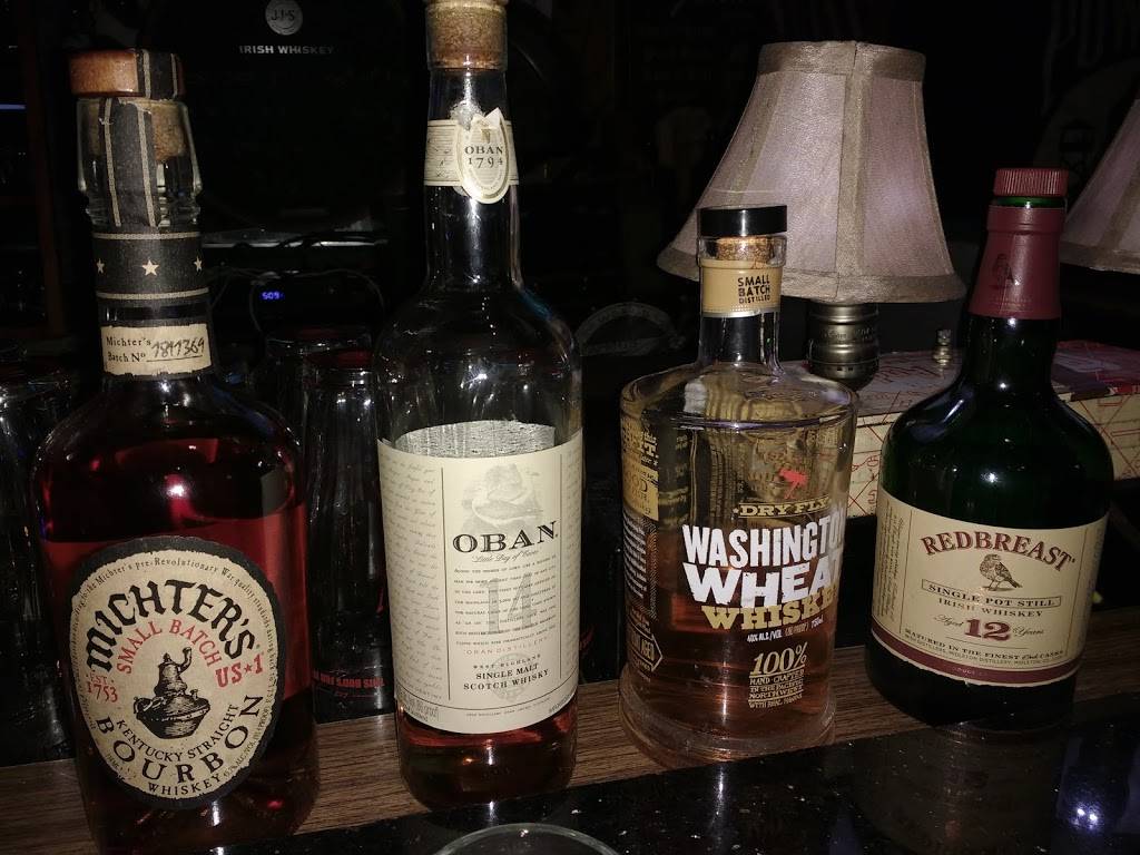 Johnnys Saloon & Pizzeria | restaurant | 17428 Beach Blvd, Huntington Beach, CA 92647, USA | 7148480676 OR +1 714-848-0676