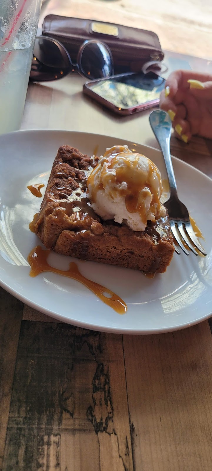 Macks Bar and Grill | restaurant | 5513 Pershing Ave, St. Louis, MO 63112, USA | 3143548436 OR +1 314-354-8436