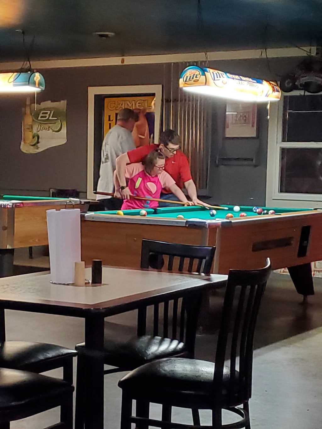 Mugsleys Pub | restaurant | 1605 Fuller St, Bethany, MO 64424, USA | 6604254444 OR +1 660-425-4444