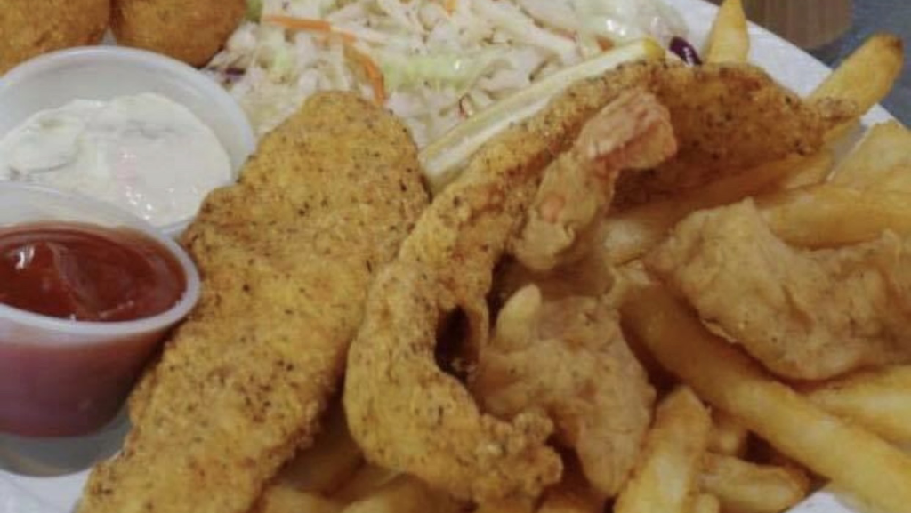 Red Snapper Memphis | restaurant | 2636 Frayser Blvd # 102, Memphis, TN 38127, USA | 9017798092 OR +1 901-779-8092