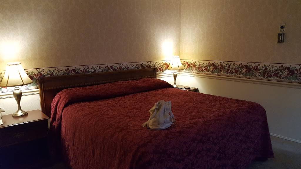 DeSoto House Hotel | restaurant | 230 S Main St, Galena, IL 61036, USA | 8157770090 OR +1 815-777-0090