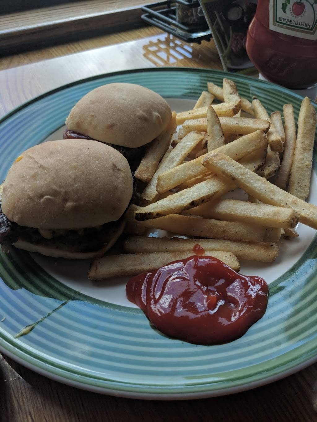 Applebees Grill + Bar | restaurant | 1005 NW 13th St, Gainesville, FL 32601, USA | 3523350150 OR +1 352-335-0150
